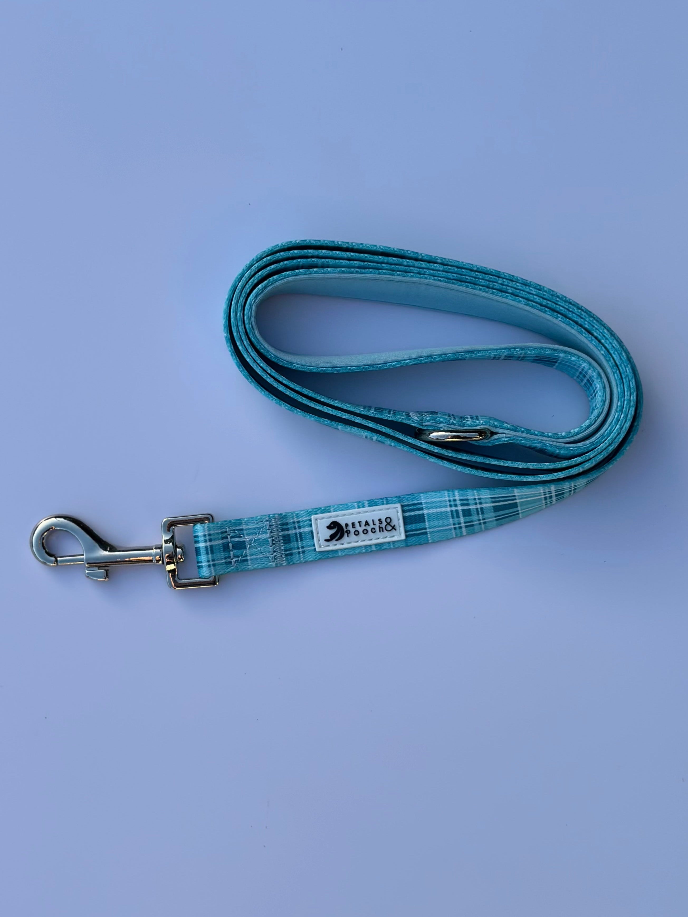 Coastal Plaid Leash